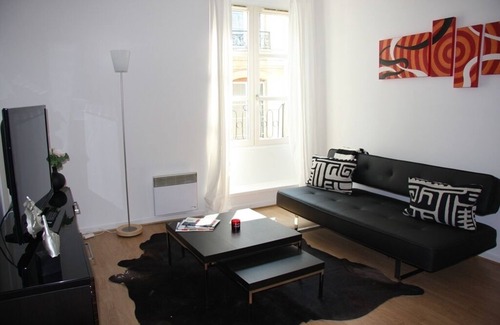 Quartier Sainte-Avoye Apartment | Marais heart: 1 bedroom in a 16th century building