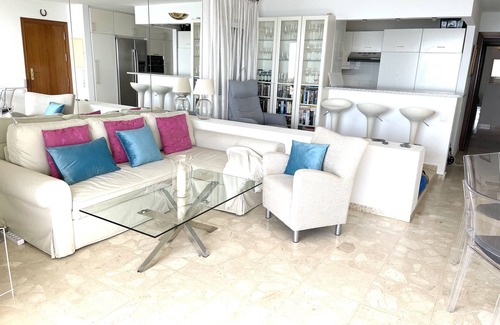 Marbella City Centre Apartment | MARBELLA CITY CENTRE and BEACH FRONT! Great view and big terrace.