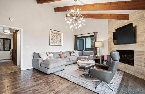 Brisbane House | Marbella Lane - 3BR Penthouse Executive Suite, SFO, Parking
