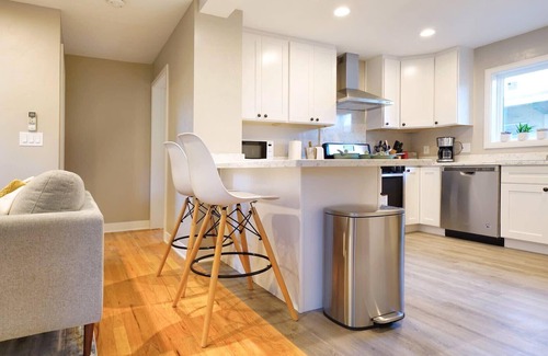 Newhall House | @ Marbella Lane - 3BR SFR 2Floor | DTWN SJ | Ldry