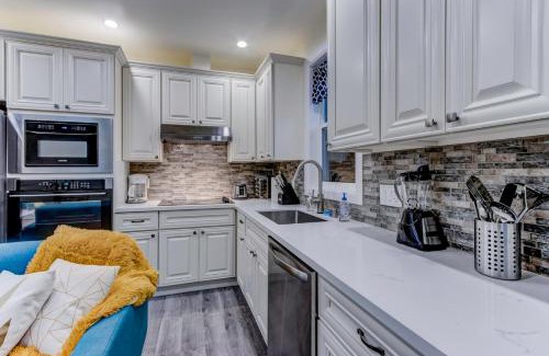 North Central House | Marbella Lane - Bright and Cozy Home near SFO