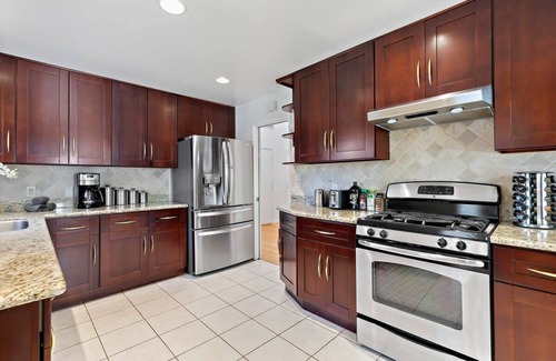 Farm Hills House | @ Marbella Lane - Elegant and Inviting Home in RWC