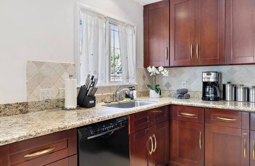 Farm Hills House | @ Marbella Lane - Elegant and Inviting Home in RWC