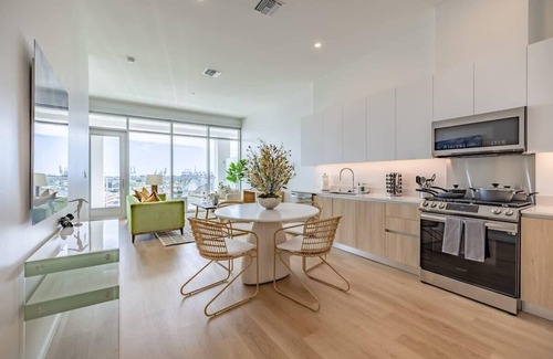 Waterfront Apartment | @ Marbella Lane - Sleek Corner | Ocean View