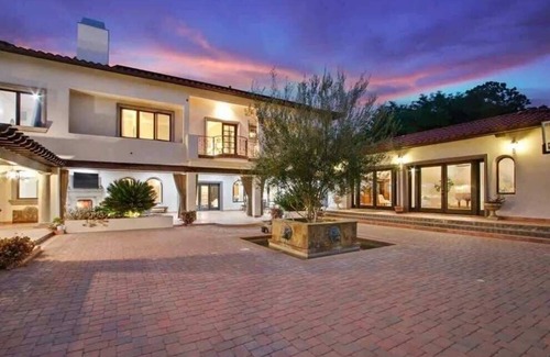 Yorba Linda Villa | @Marbella Lane - Stylish 1BR Villa with Luxe Touch
