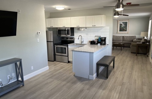 Marco Island Hotel | Marco Island Lakeside Inn
