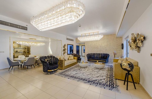 Dubai Marina Apartment | Marco Polo - Deluxe Waterfront Roomy Apt, Perfect for Groups