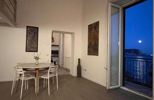 Pozzuoli Apartment | MARE DI NAPOLI