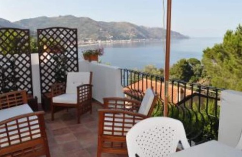 Mazzaro House | Mare Mare Mare: stunning view, tastefully furnished & equipped renovated house
