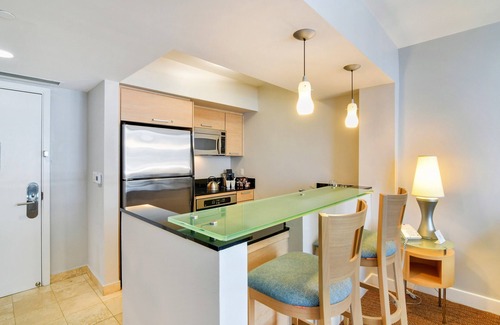 Sunny Isles Beach Resort | Marenas Beach Resort