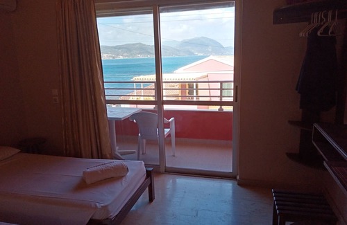 Agia Pelagia Chlomou House | Maria Apartments