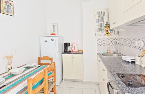 Almiros Beach Apartment | Maria Beach Studio: Beachfront studio with lovely garden and amazing sea views