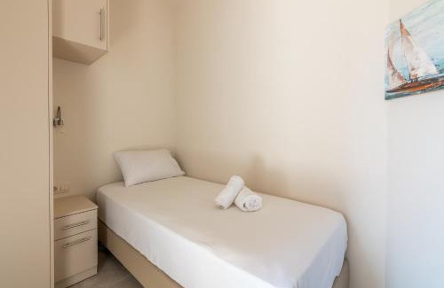 Agkisaras Apartment | Marigold Seaside B2