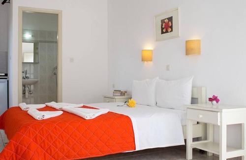 Parasporos Apartment | Marili Apartments, Apt#4 by the sea