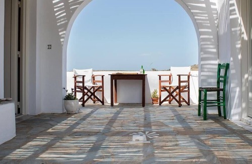 Parasporos Apartment | Marili Apartments, Apt#4 by the sea
