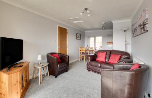 Horning Apartment | Marina Outlook