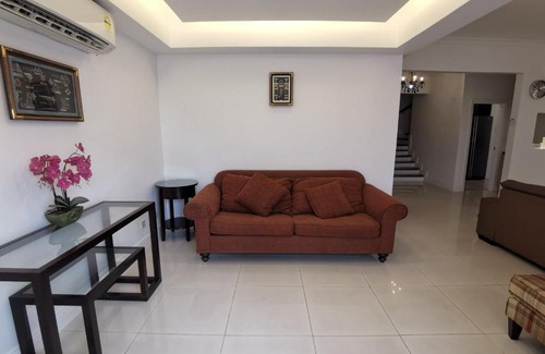 Downtown Kota Kinabalu Apartment | Marina Residence Suites @ Marina Court Resort Condominium