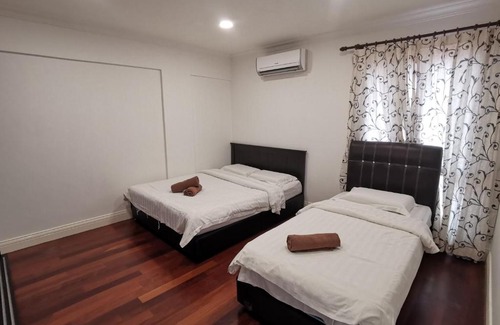 Downtown Kota Kinabalu Apartment | Marina Residence Suites @ Marina Court Resort Condominium