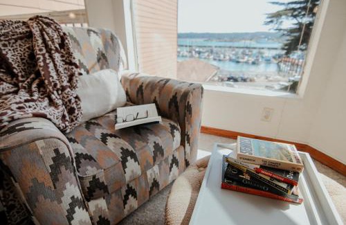 Historic Bayfront House | Marina Views! Watch the Boats! Walk to Everything! Unit 3