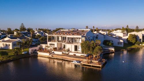 Muizenberg Apartment | Marina Views