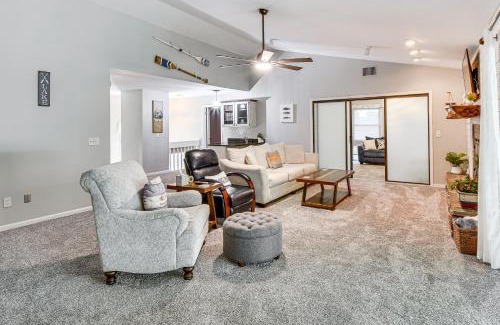 Salem Apartment | Marina Villa Condo at Lake Keowee with Fireplace