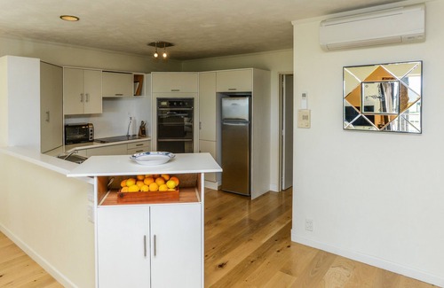 Napier Cottage | Marine Parade Magic - Napier Holiday Home