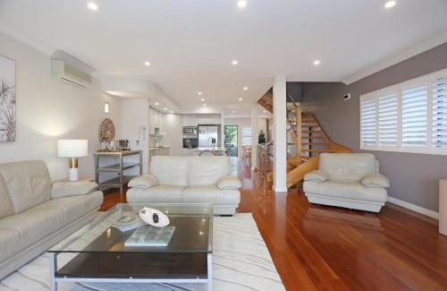Hawks Nest House | Mariners Mark 7