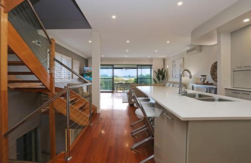 Hawks Nest House | Mariners Mark 7