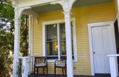 Marion Center Apartment | Marion Village Apartment sleeps 2 plus sleeper couch Small dogs allowed with fee