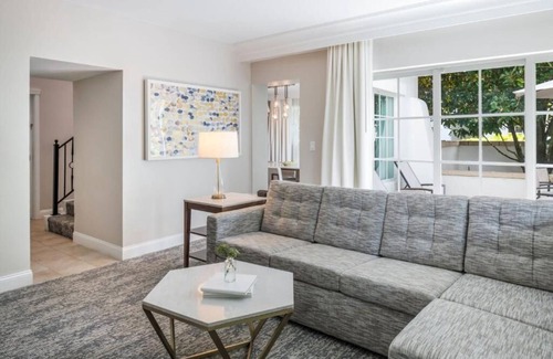 Florida Central Atlantic Coast Resort | Mariott lakeshore reserve/2 beedroom villa.