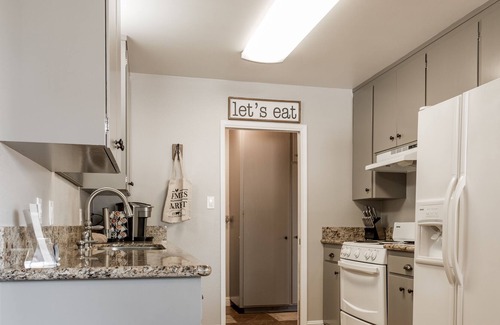Lodi House | Mariposa Cottage: Central to all things Lodi