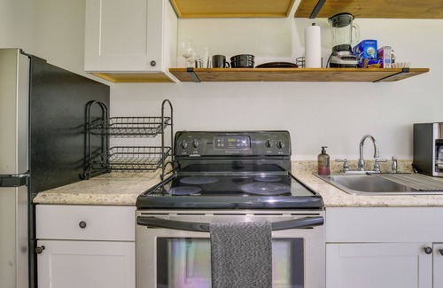 Middle Hope House | Marlboro Vacation Rental w/Fire Pit & Yard!