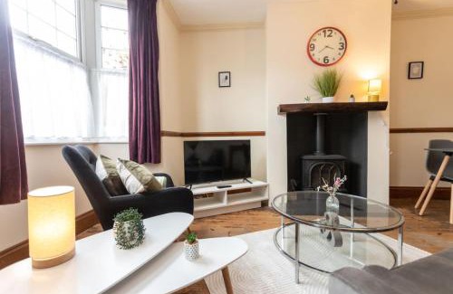 Staple Hill House | Marlborough St - Contractors Long Stays by ShortStayUK