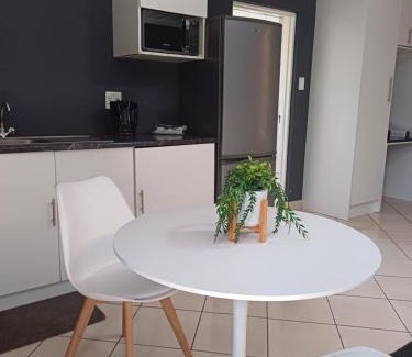 Waterkloof Glen Apartment | Marni Guesthouse