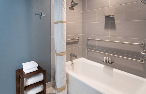 Downtown Anchorage Hotel | Marriott Anchorage Downtown