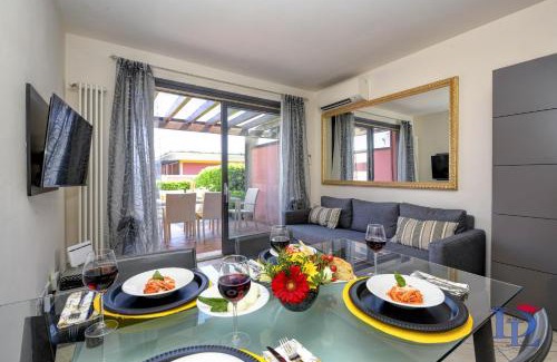 Rivoltella Apartment | Marriott Co2 apartment in Residence Vistalago with 5 pools DesenzanoLoft Official Partner Homes & Villas by Marriott Bonvoy