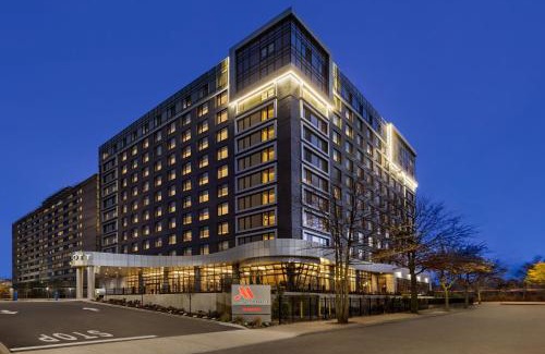 Queens Hotel | Marriott New York JFK Airport
