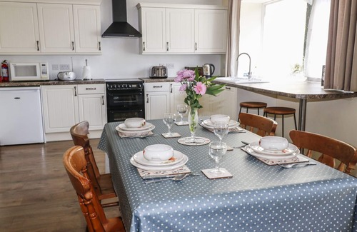 South Molton Cottage | MARSH COTTAGE, pet friendly, with a garden in North Molton