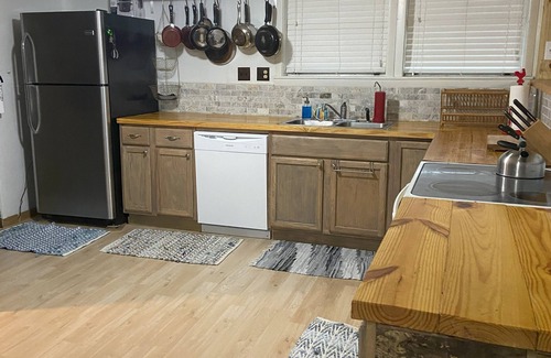 Townsend House | Marsh Front Home with Deep Water Dock on White Chimney River-Shellman Bluff.