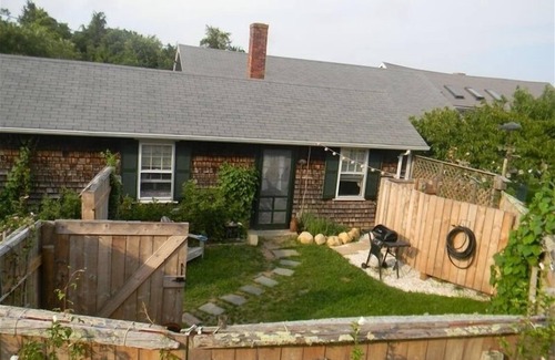 Edgartown Cottage | Martha's Vineyard 1BR, Pets Ok, 10 Min walk to beach or Edgartowns shops!