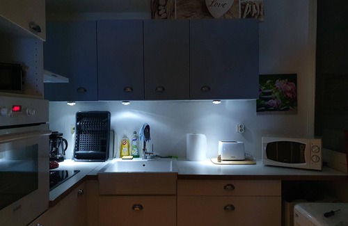 Martigues Condo | Martigues, superb studio (2)opposite the Etang de Berre