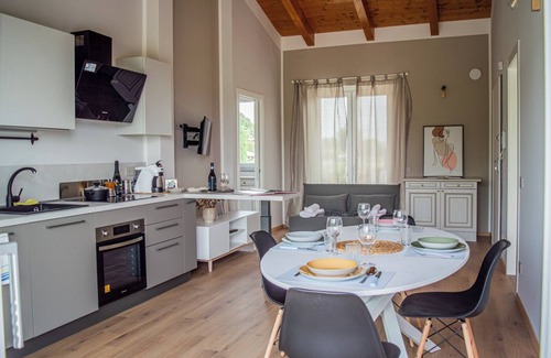 Roreto Apartment | [martinèt] Raffinatezza e Panorama con Terrazza 30m Vista Langhe
