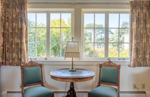 Pacific Grove Hotel | Martine Inn