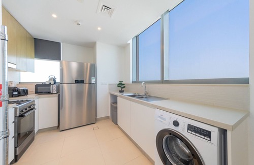 Dubai Marina Apartment | Marvelous 2BR Apt W/Marina View
