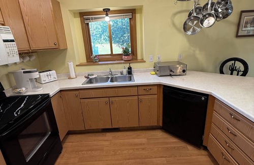 Wisconsin Dells House | Marvelous 4-bedroom house with 5 Acres of Land 5 Minutes from Downtown Dells