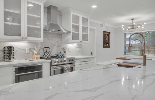 Sherman House | Marvelous 7-bedroom house with AC in charming Sherman