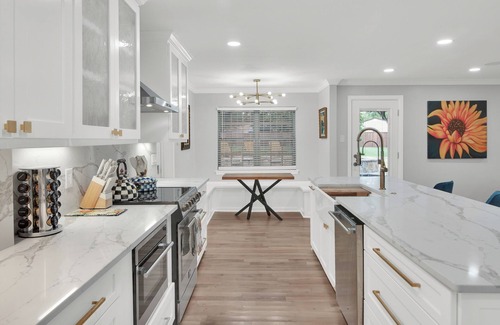 Sherman House | Marvelous 7-bedroom house with AC in charming Sherman