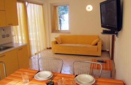 Magugnago Apartment | Mary Apartments with use of swimming pool zona centrale