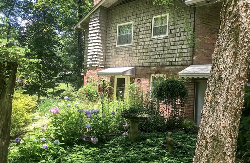 High Point Apartment | Mary's Country Cottage Escape