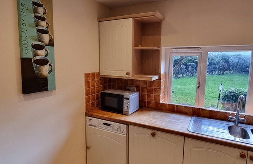 Godstone Cottage | Maryland Cottage, Nr Gatwick Airport, Godstone. Surrey.